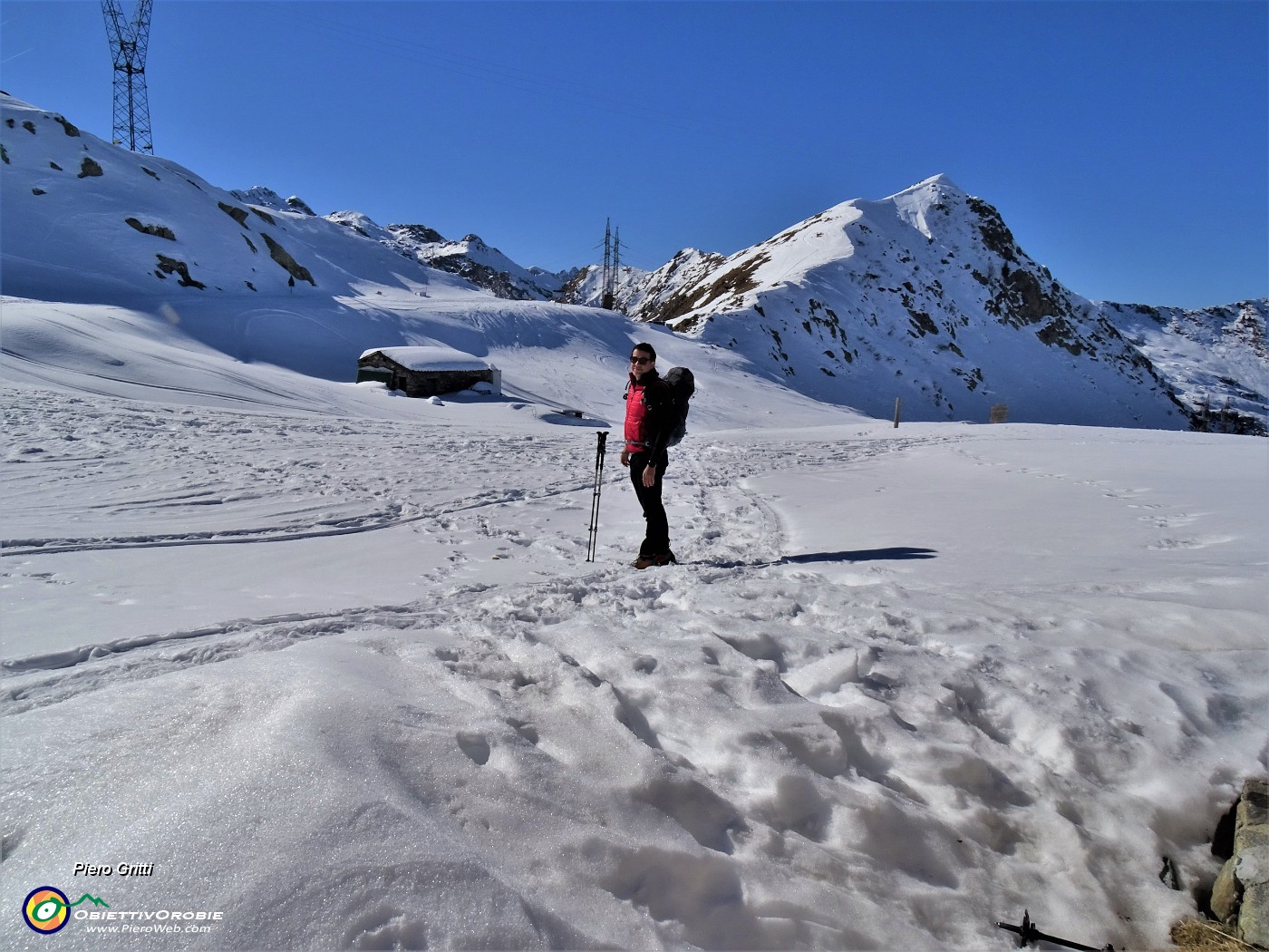 43 Ben rifocillati e riposati baciati dal sole rientriamo al Passo.JPG